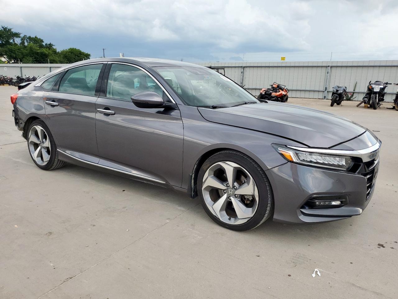 HONDA ACCORD 2018 VIN 1HGCV2F9XJA028899 photo 4