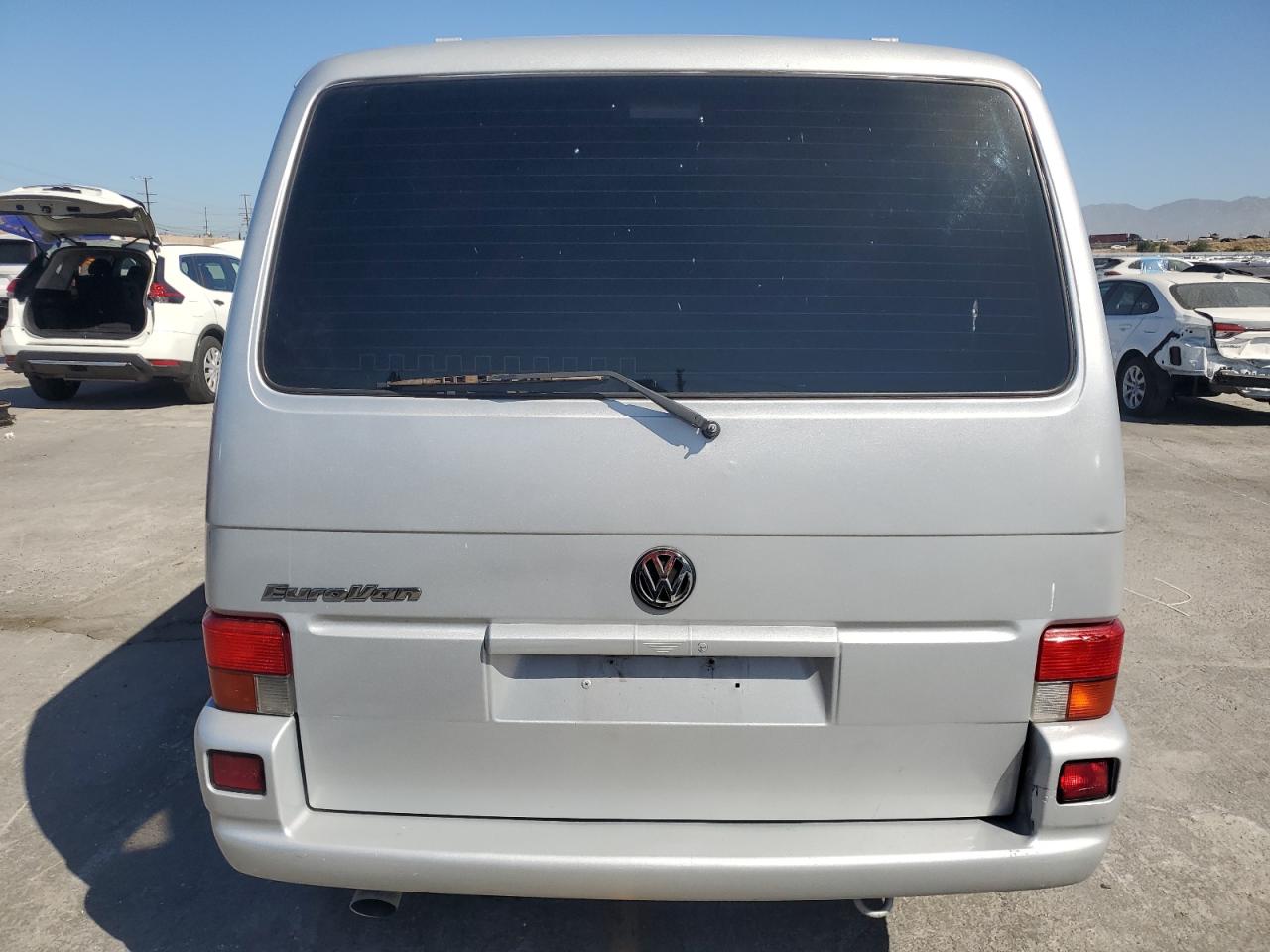 2002 Volkswagen Eurovan Mv VIN: WV2MB470X2H067588 Lot: 60744605