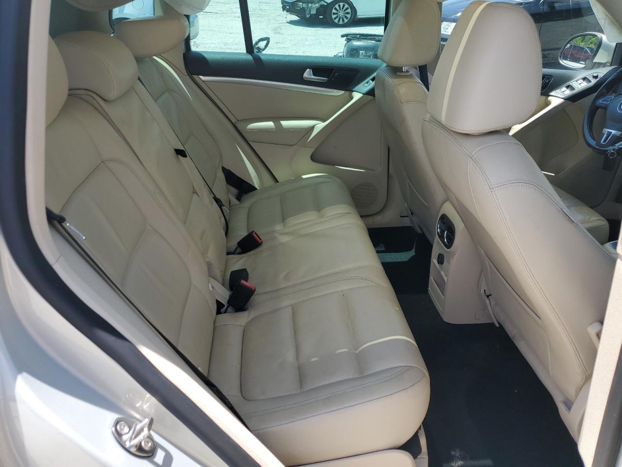 2012 Volkswagen Tiguan S VIN: WVGAV7AX5CW562631 Lot: 61626115