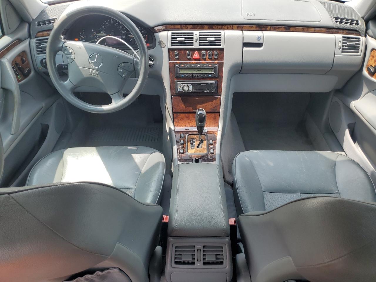 2001 Mercedes-Benz E 320 4Matic VIN: WDBJH82J01X059817 Lot: 59454755