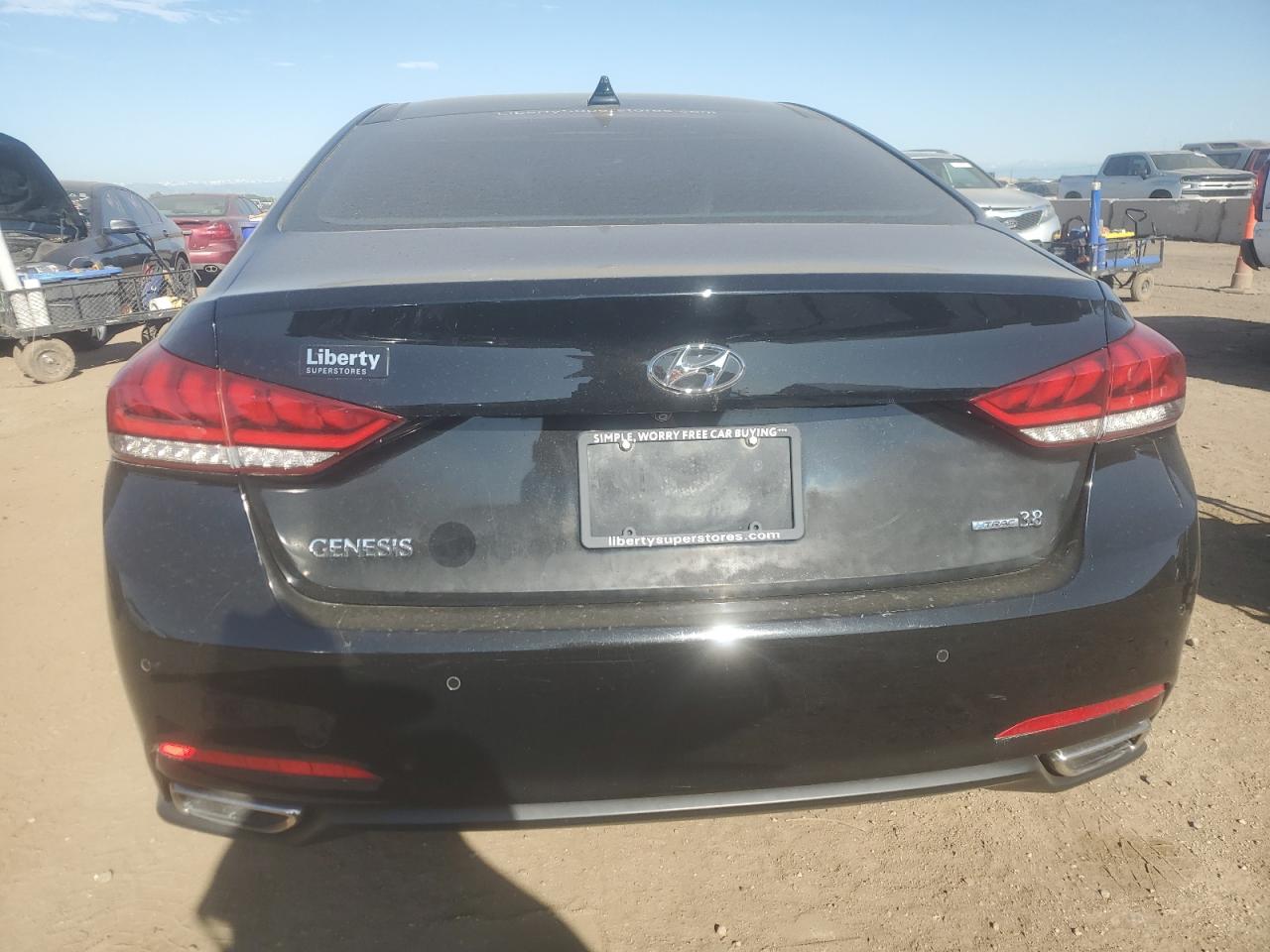 2015 Hyundai Genesis 3.8L VIN: KMHGN4JE3FU094180 Lot: 60711175