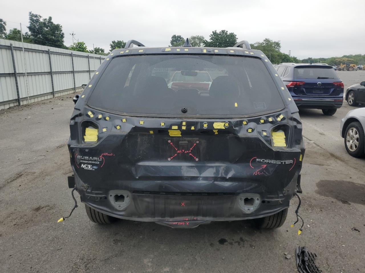 2019 Subaru Forester Premium VIN: JF2SKAGC5KH585978 Lot: 62515105