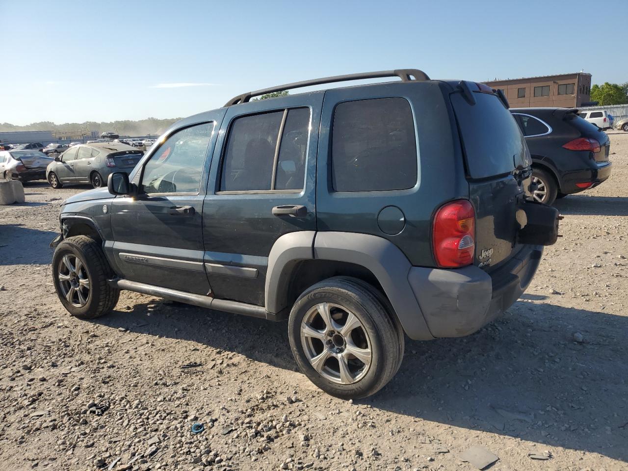 JEEP LIBERTY 2005 VIN 1J4GL48KX5W519705 zdjęcie 2