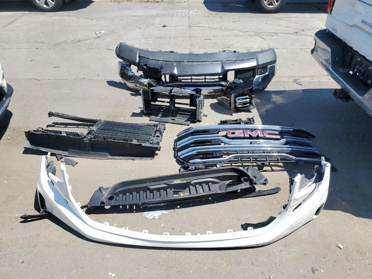 2024 GMC Sierra K1500 Slt VIN: 1GTUUDE80RZ143700 Lot: 61465215