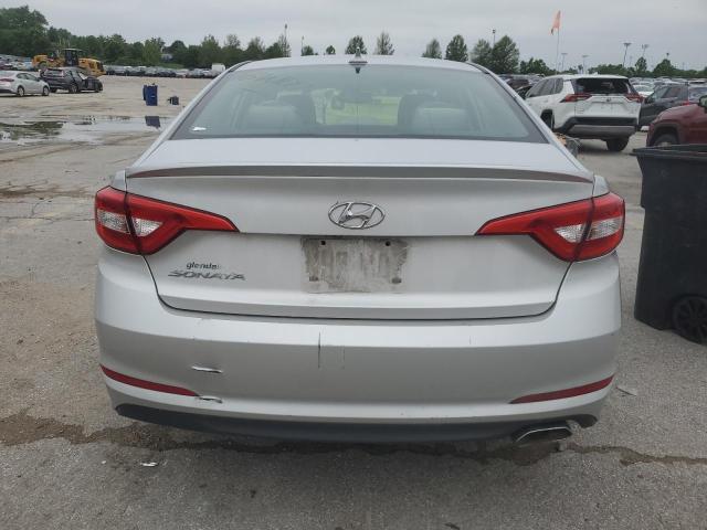 Sedans HYUNDAI SONATA 2016 Srebrny