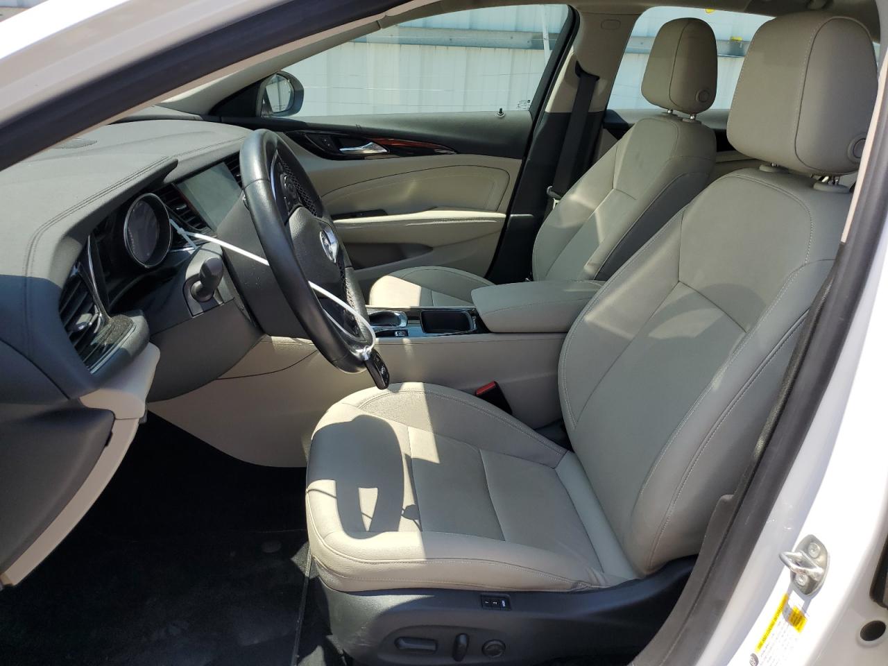 2018 Buick Regal Essence VIN: W04GP6SXXJ1093574 Lot: 62387425