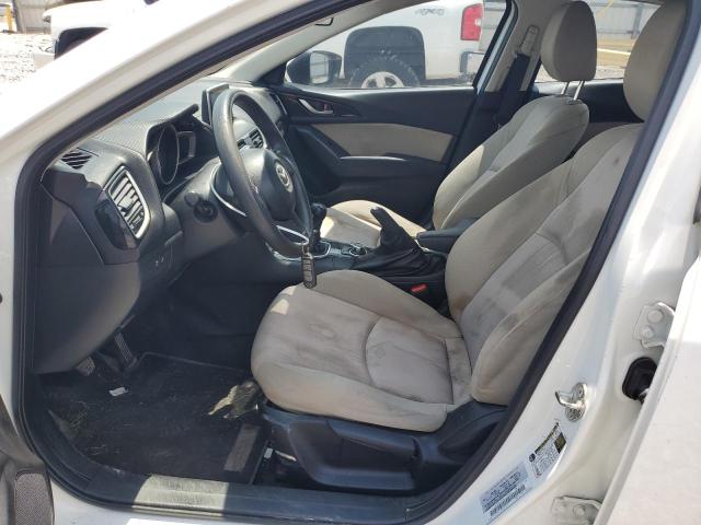 Sedans MAZDA 3 2015 White