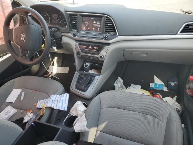 Sedans HYUNDAI ELANTRA 2017 Srebrny