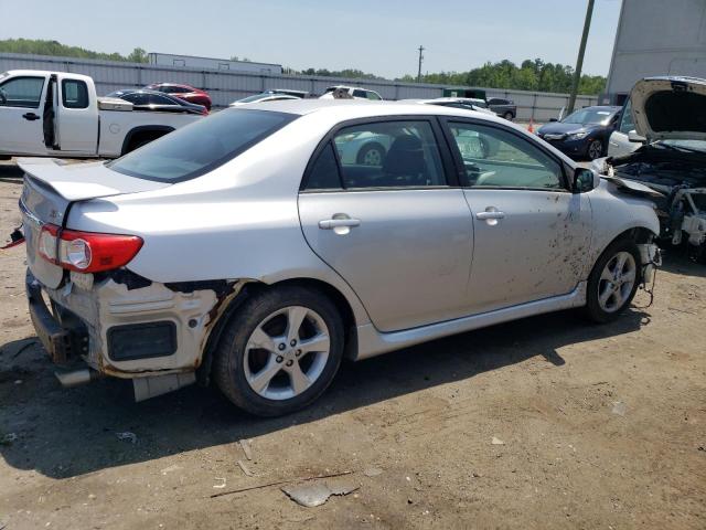 Sedans TOYOTA COROLLA 2013 Srebrny