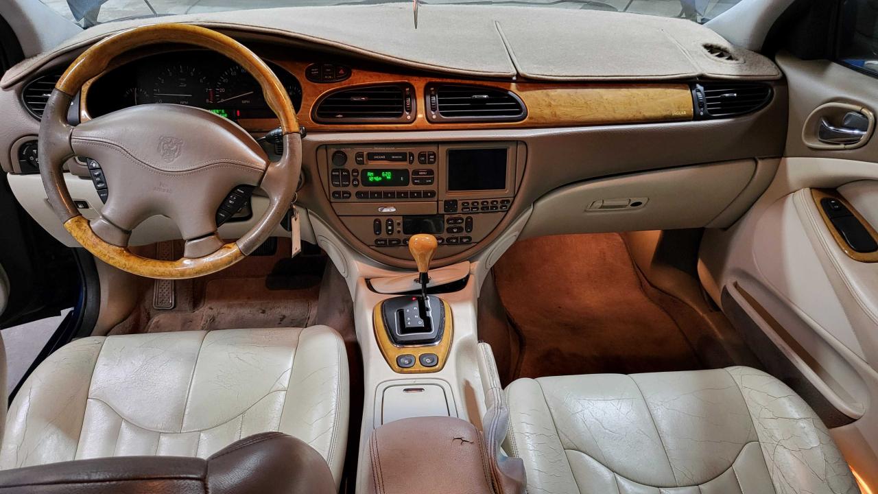 2000 Jaguar S-Type VIN: SAJDA01D3YG147987 Lot: 61607015