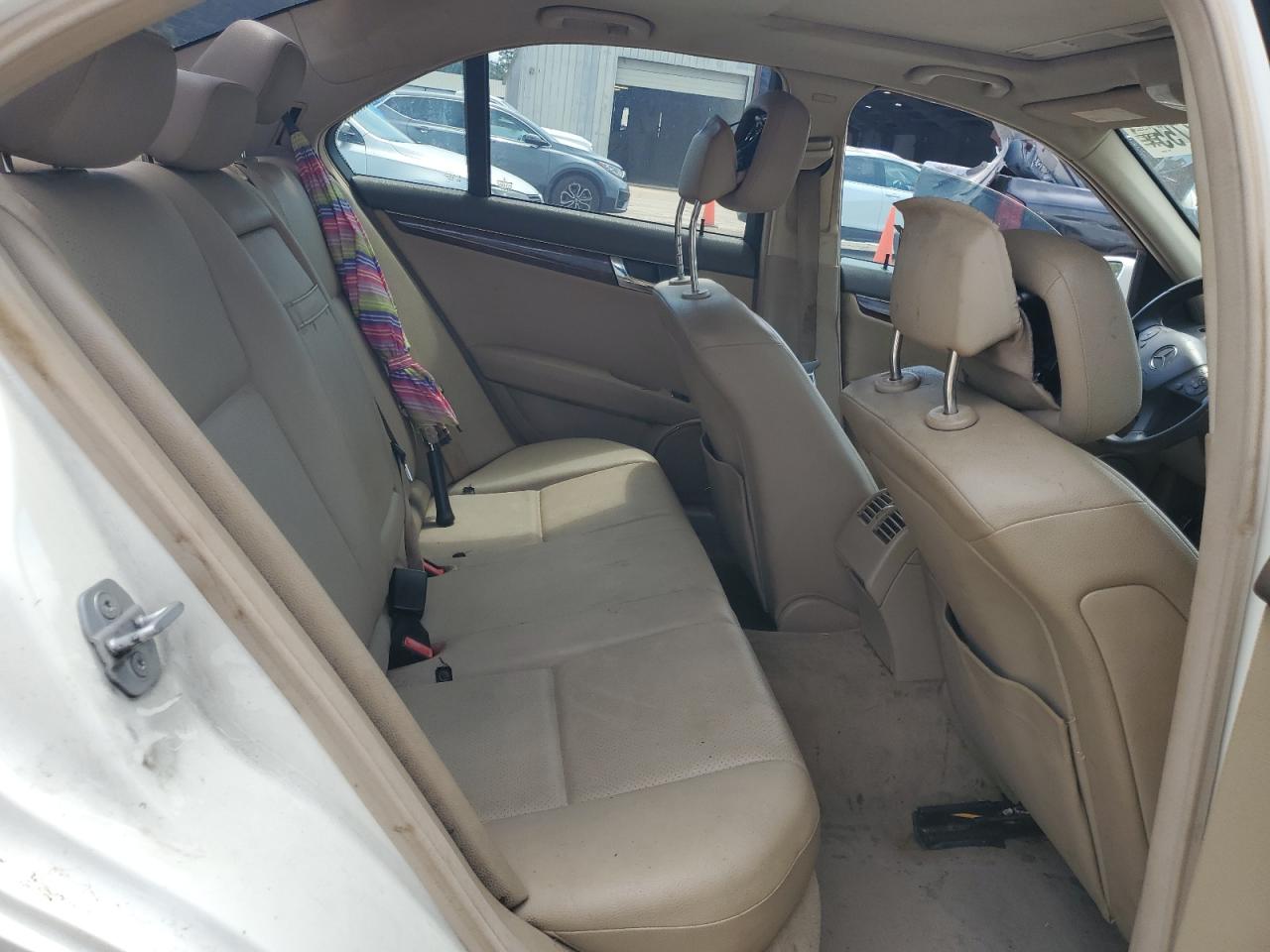 2011 Mercedes-Benz C 350 VIN: WDDGF5GB0BR136490 Lot: 62927755