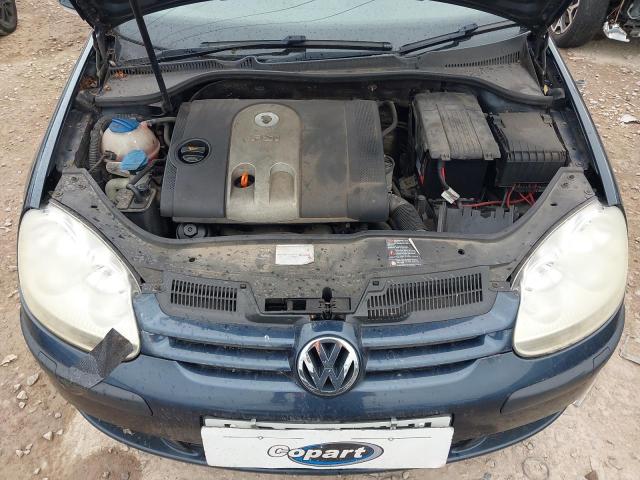 2005 VOLKSWAGEN GOLF FSI S