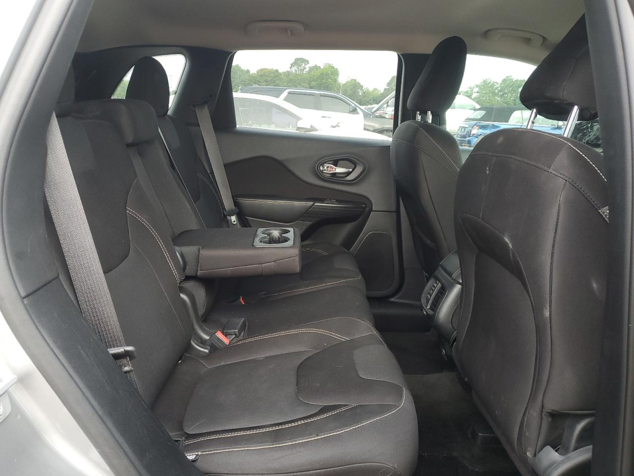 2015 Jeep Cherokee Latitude VIN: 1C4PJLCB7FW518509 Lot: 59560415