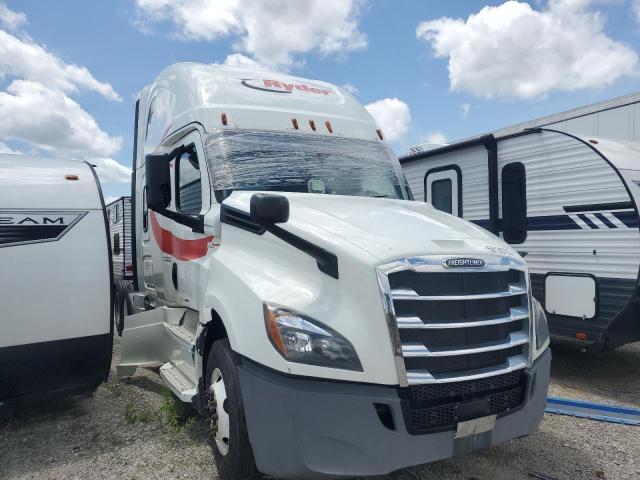 2019 Freightliner Cascadia 126 Semi Truck
