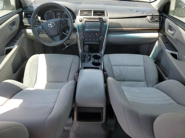 Sedans TOYOTA CAMRY 2016 Srebrny