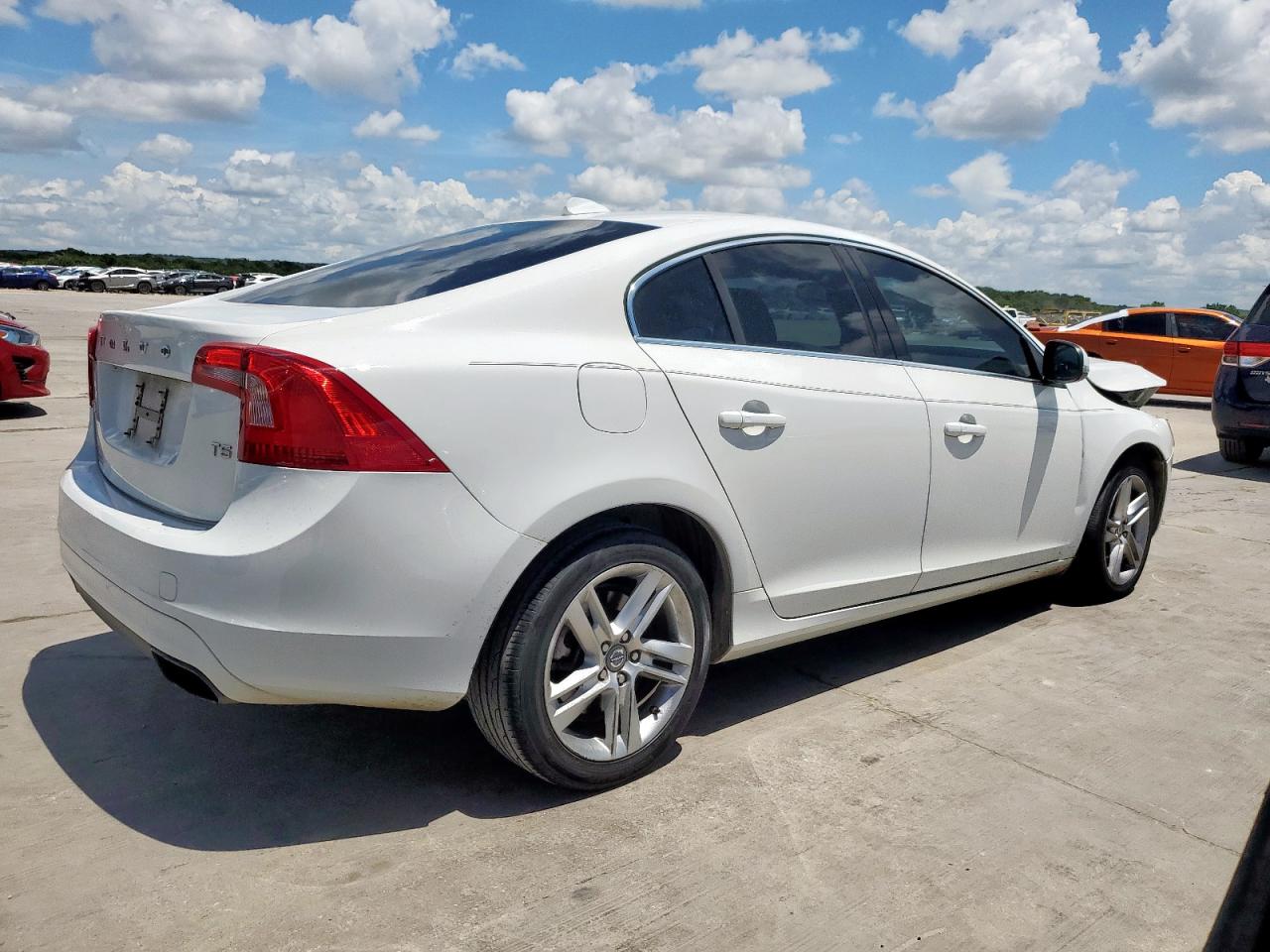 VOLVO S60 2015 VIN YV140MFB3F2306585 фото 3