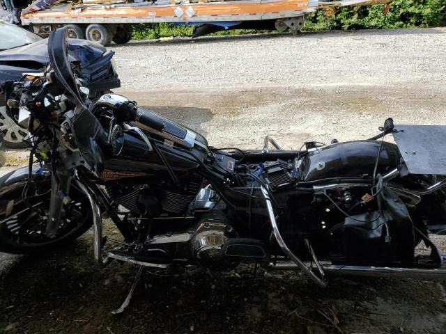2011 HARLEY-DAVIDSON FLHTC 