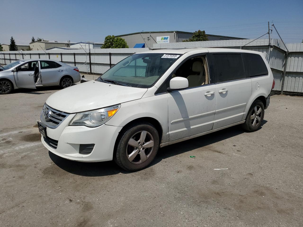 2010 Volkswagen Routan Sel