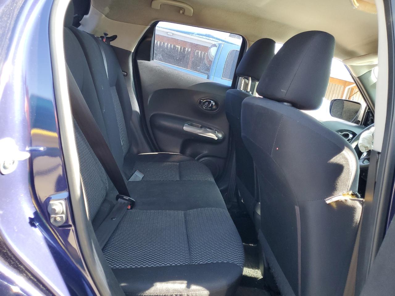 2015 Nissan Juke S VIN: JN8AF5MV8FT559832 Lot: 61772065