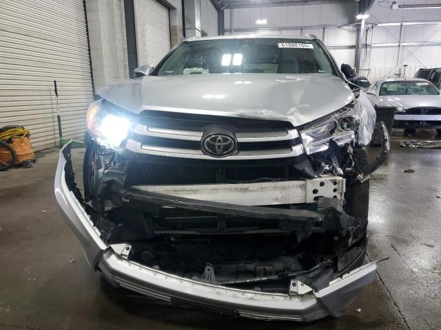  TOYOTA HIGHLANDER 2017 Srebrny