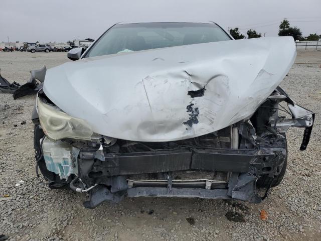  TOYOTA CAMRY 2016 Srebrny