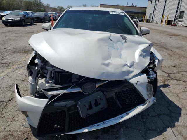  TOYOTA CAMRY 2017 Biały