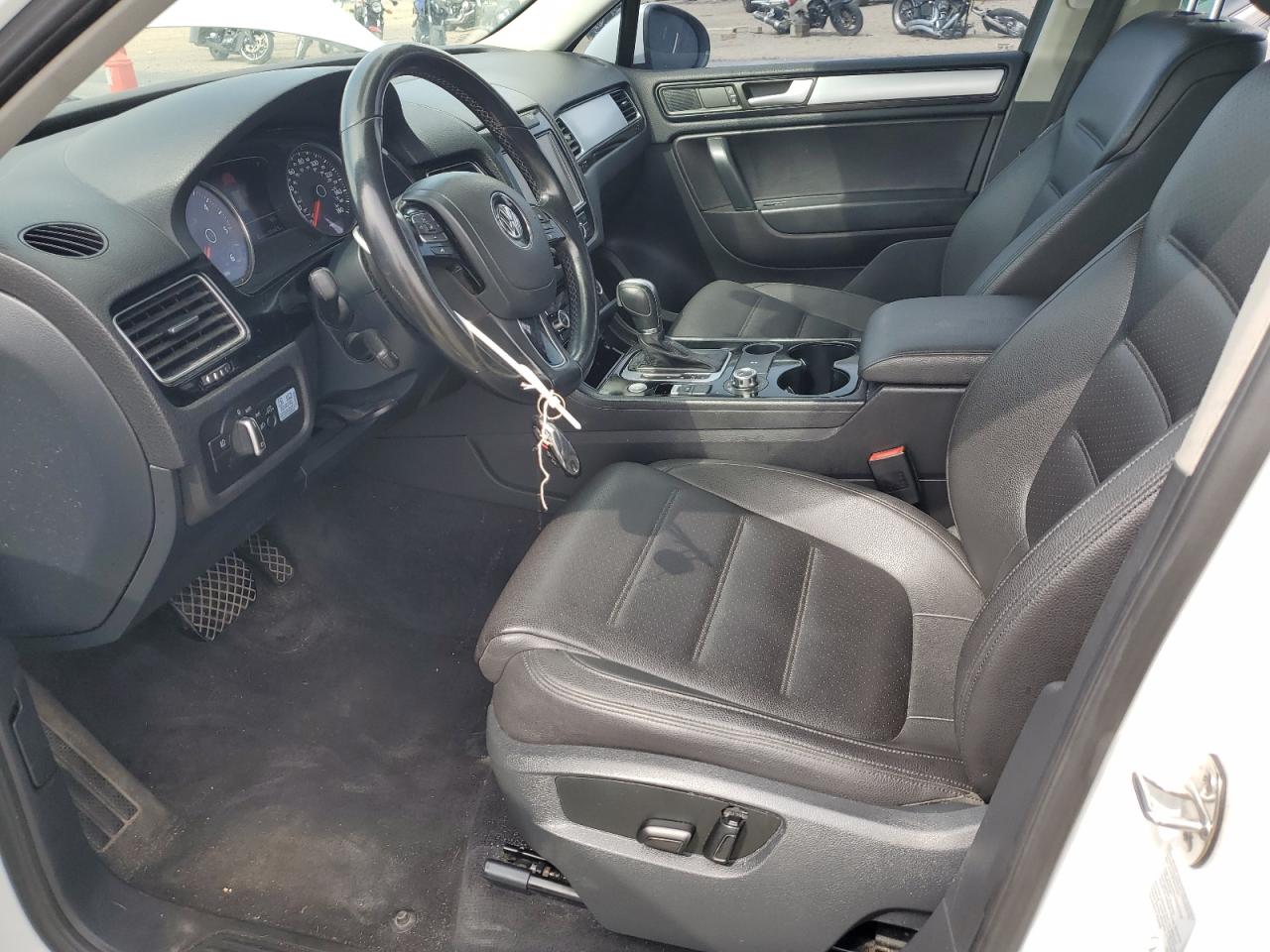2014 Volkswagen Touareg V6 Tdi VIN: WVGEP9BP7ED007085 Lot: 61164795