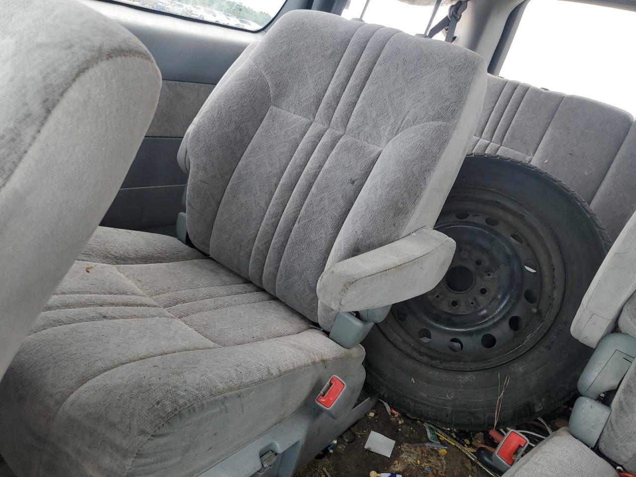 1999 Toyota Sienna Le VIN: 4T3ZF13C1XU144583 Lot: 60859065