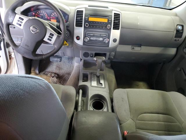 Pickups NISSAN FRONTIER 2015 Biały