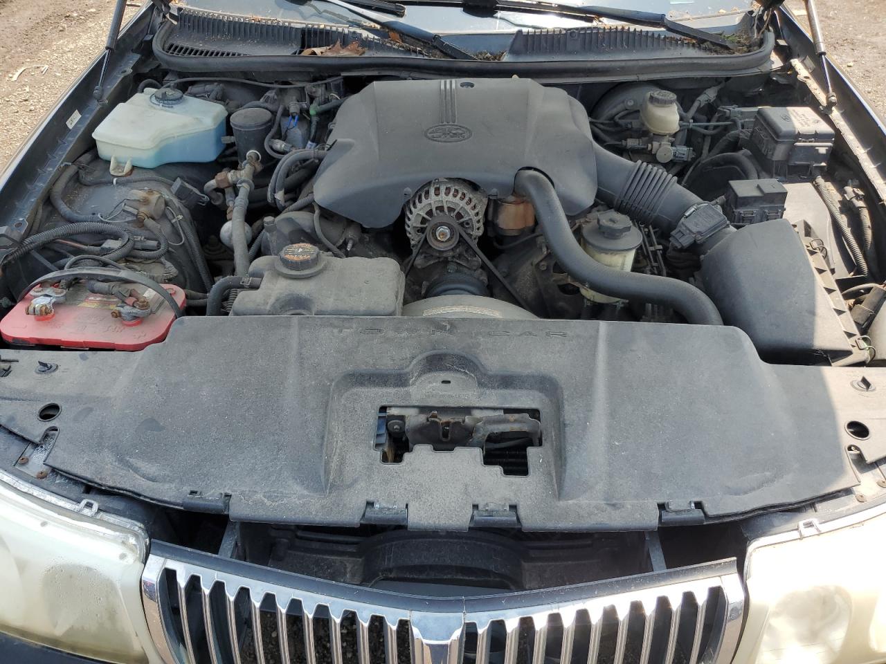 1999 Lincoln Town Car Executive VIN: 1L1FM81W8XY710157 Lot: 59804965
