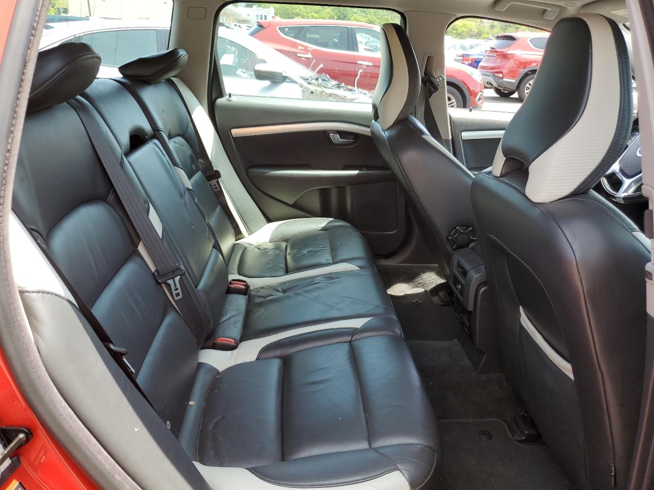 2010 Volvo V70 3.2 VIN: YV1960BW8A1120707 Lot: 60915065