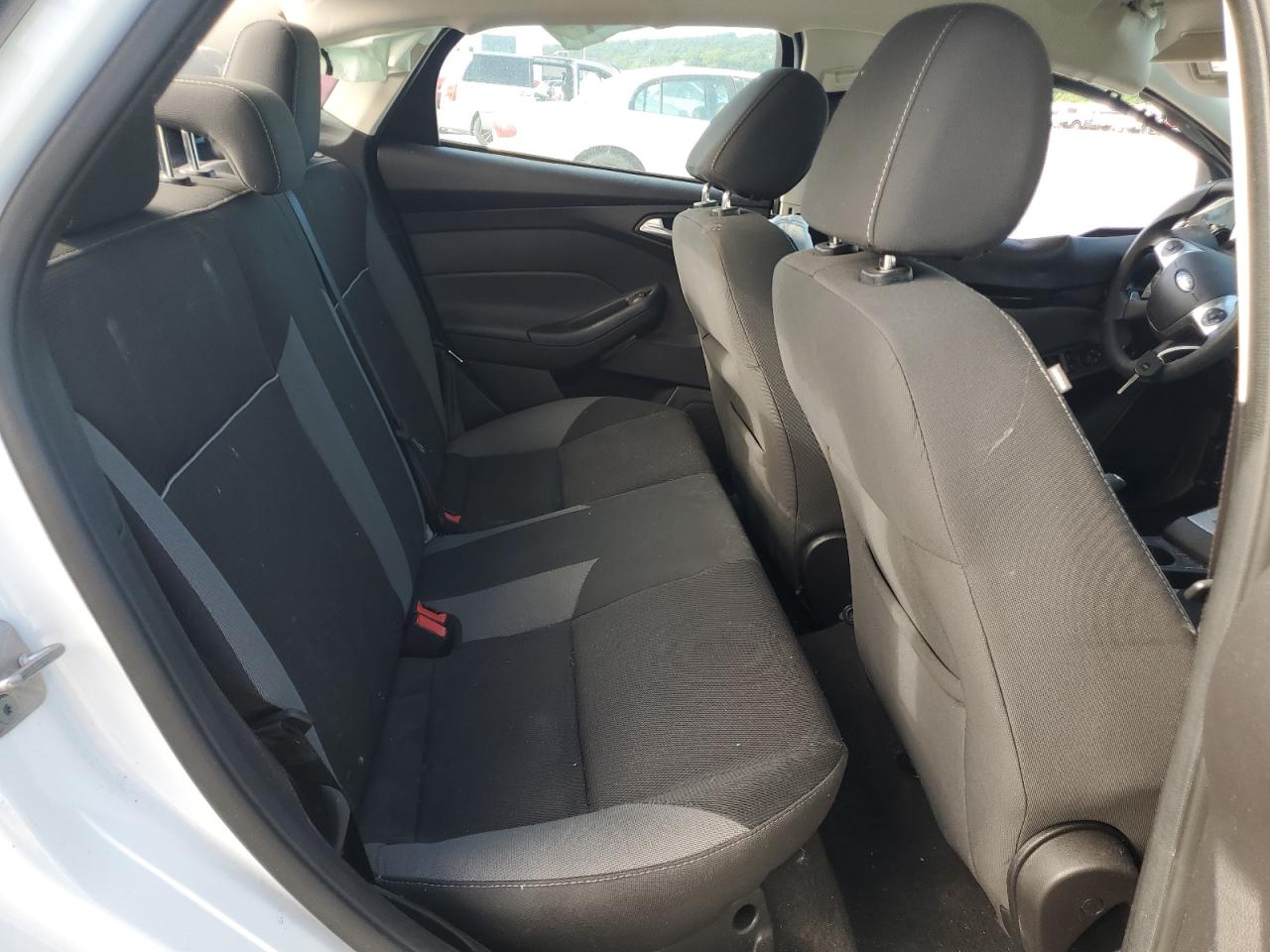 FORD FOCUS 2014 VIN 1FADP3F26EL278453 photo 10