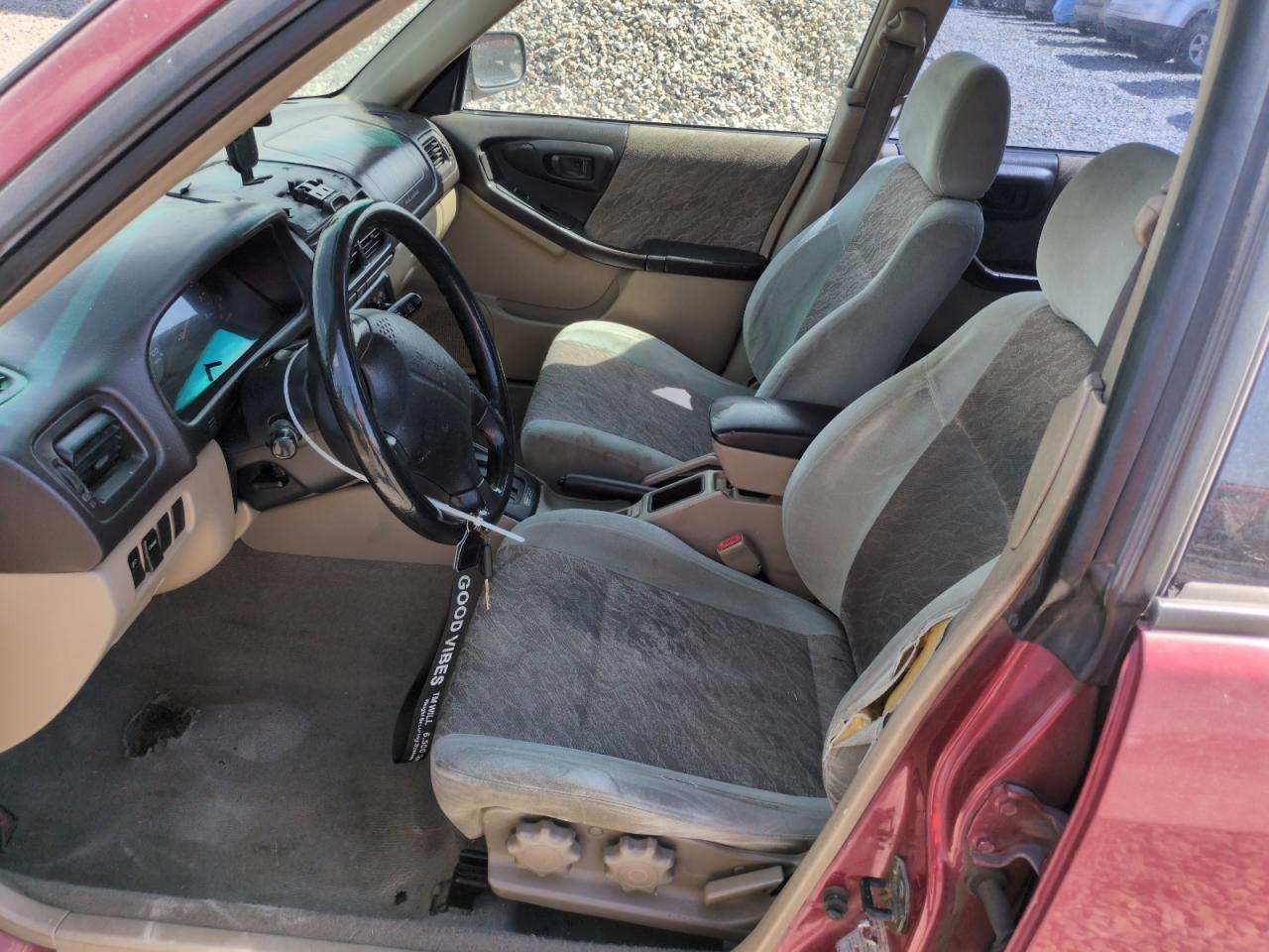 2000 Subaru Forester L VIN: JF1SF6350YH711024 Lot: 60251835
