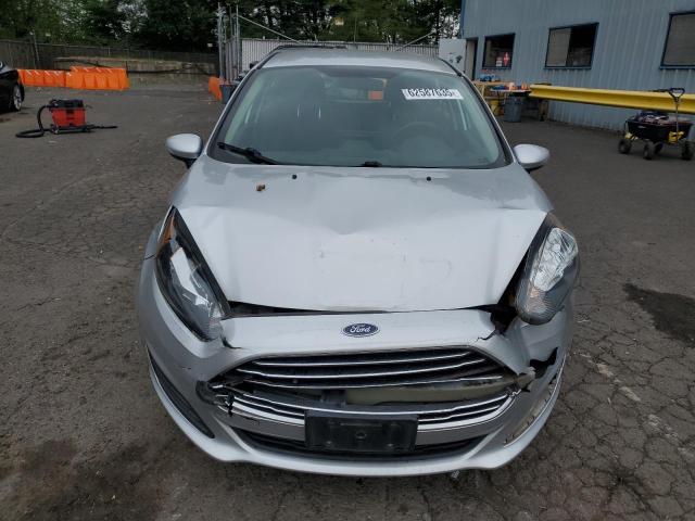  FORD FIESTA 2016 Серебристый