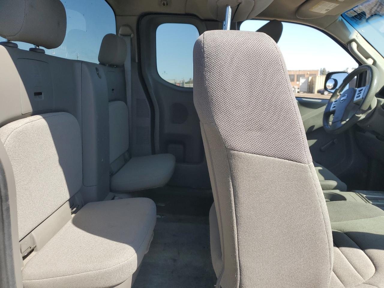 NISSAN FRONTIER 2015 VIN 1N6BD0CT5FN759027 photo 10
