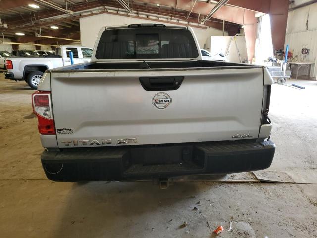  NISSAN TITAN 2018 Серебристый