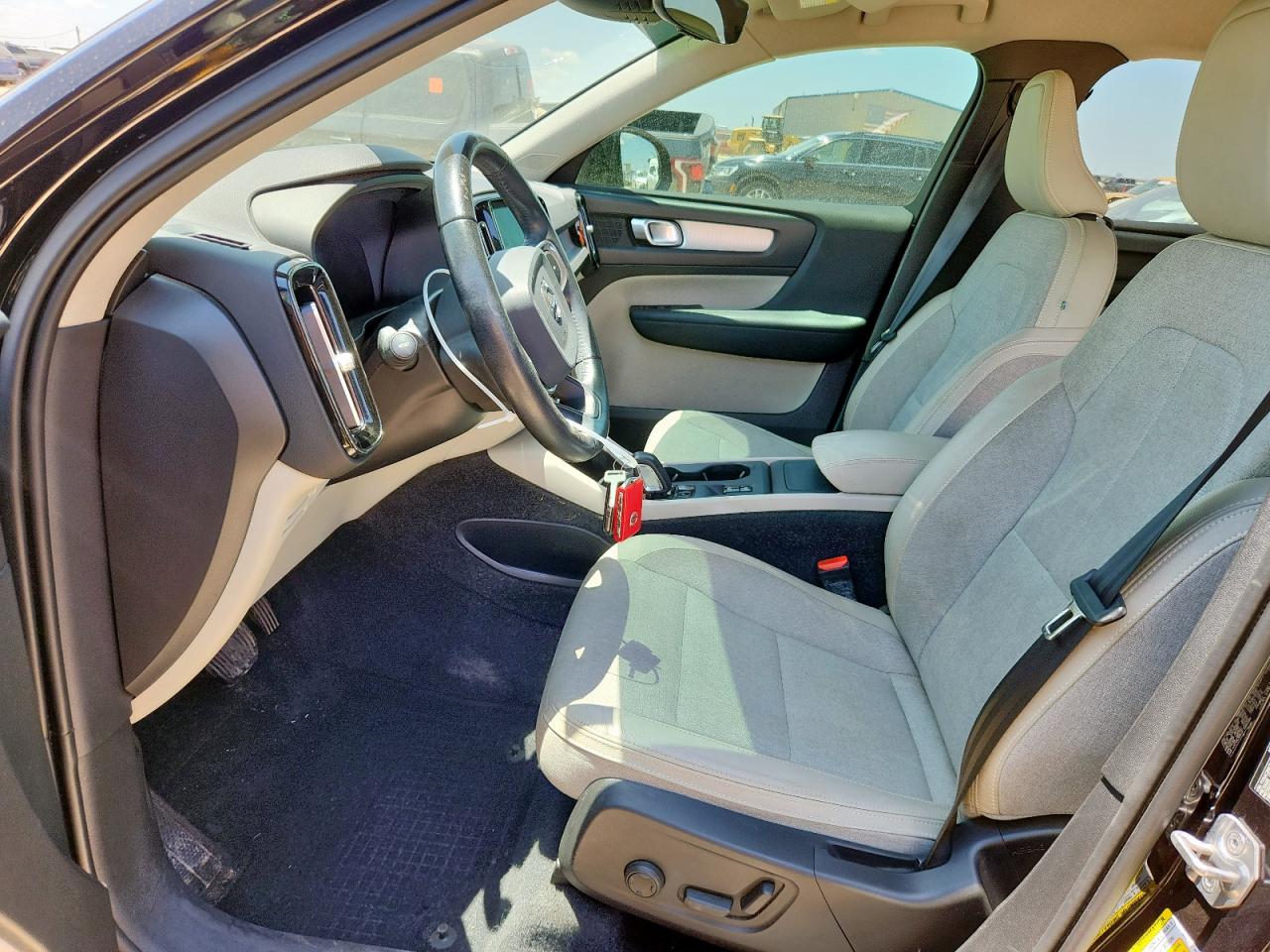 2020 Volvo Xc40 T4 Momentum VIN: YV4AC2HK2L2295301 Lot: 61411355