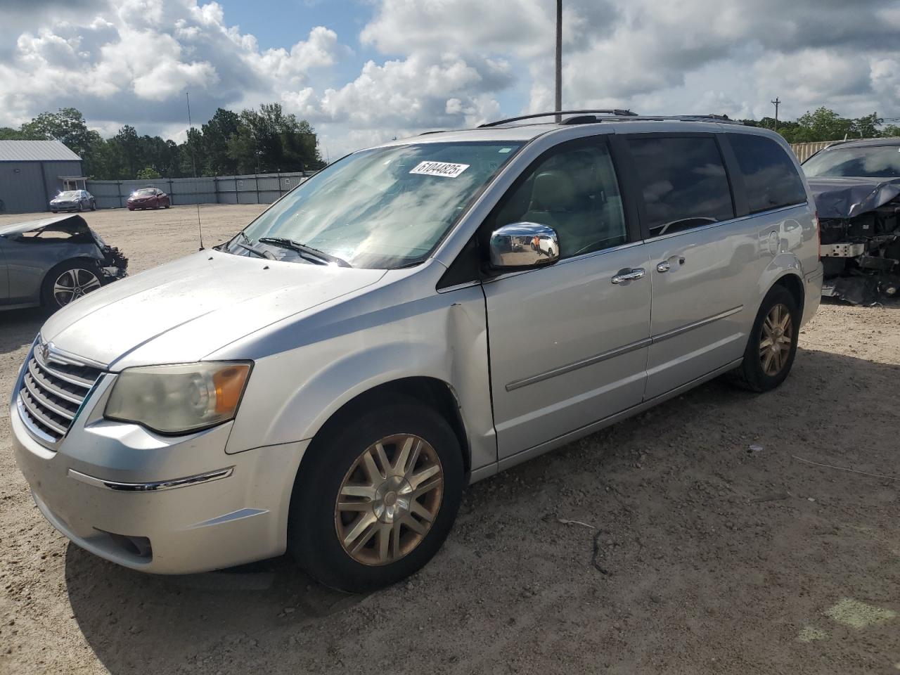 Newton, AL에서 판매 중인 2008 Chrysler Town & Country Limited - Side