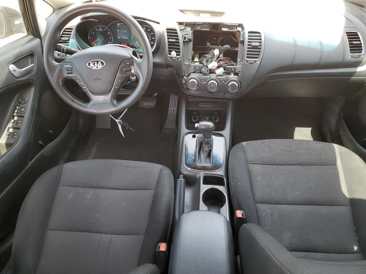 KIA FORTE 2017 VIN KNAFK5A84H5677330 photo 8