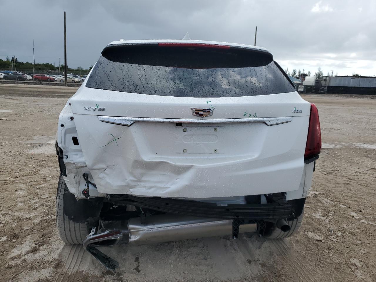 2022 Cadillac Xt5 Premium Luxury VIN: 1GYKNCRS0NZ175748 Lot: 61651885