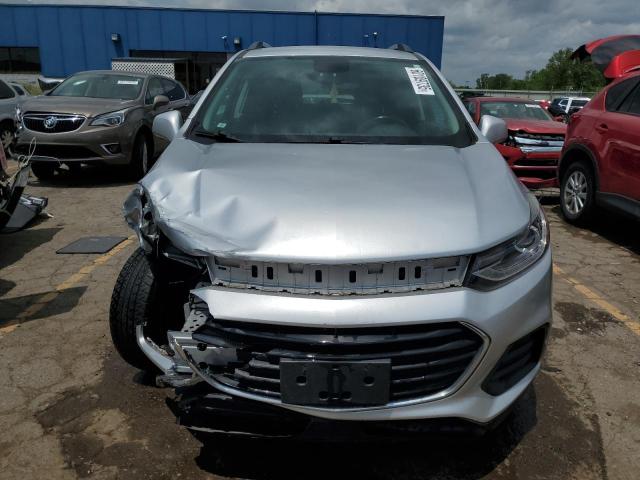  CHEVROLET TRAX 2018 Srebrny