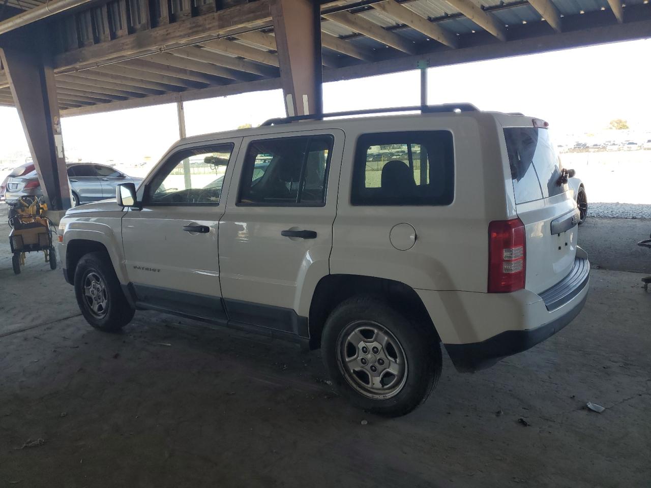 JEEP PATRIOT 2011 VIN 1J4NT1GA4BD238473 zdjęcie 2