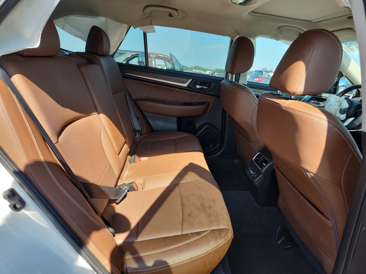 2018 Subaru Outback Touring VIN: 4S4BSETC1J3303497 Lot: 61995105