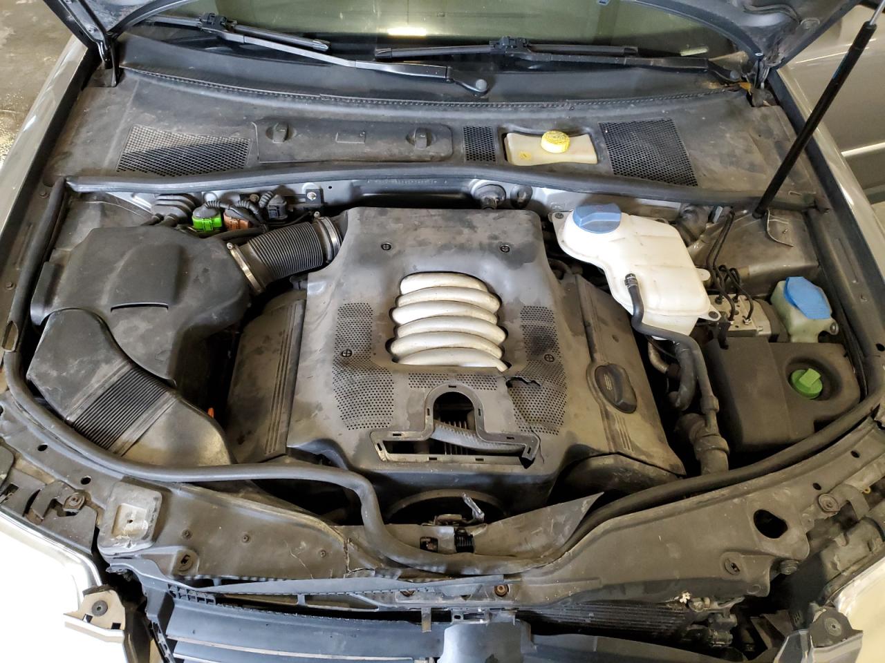 2002 Volkswagen Passat Glx VIN: WVWRH63B42P347809 Lot: 62572685