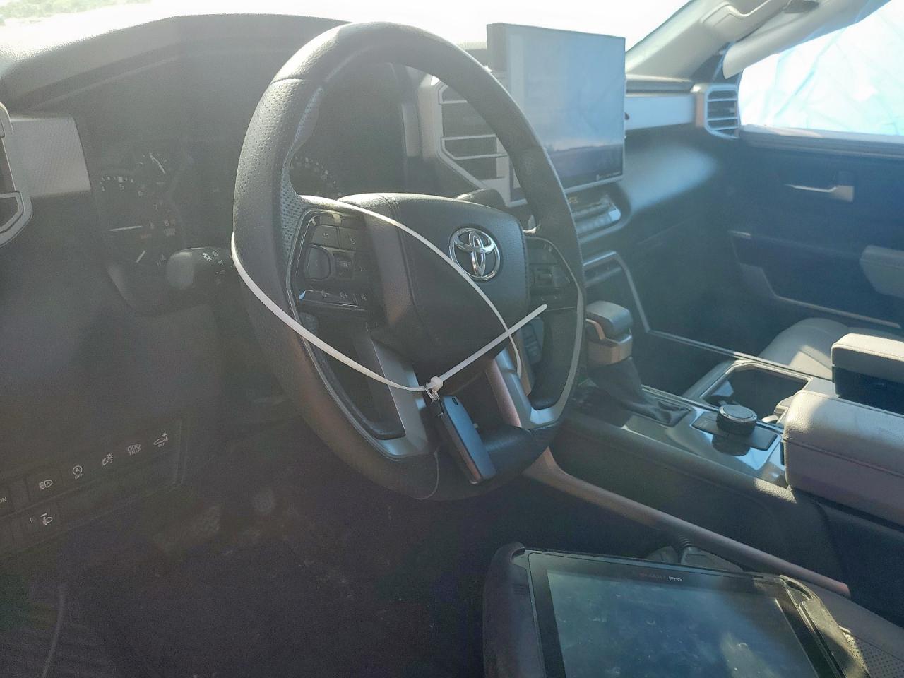 2022 Toyota Tundra Crewmax Limited VIN: 5TFJA5AB4NX009569 Lot: 60349575