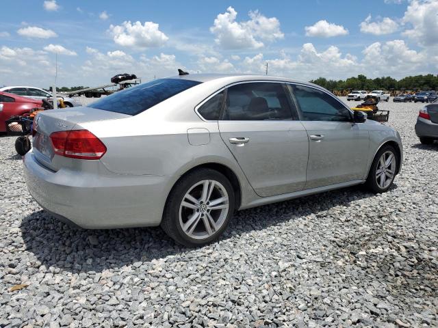 Sedans VOLKSWAGEN PASSAT 2014 Silver