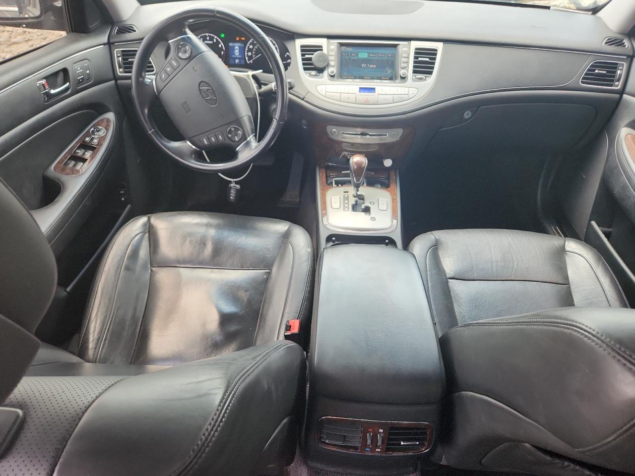 2011 Hyundai Genesis 3.8L VIN: KMHGC4DE8BU114693 Lot: 61818655