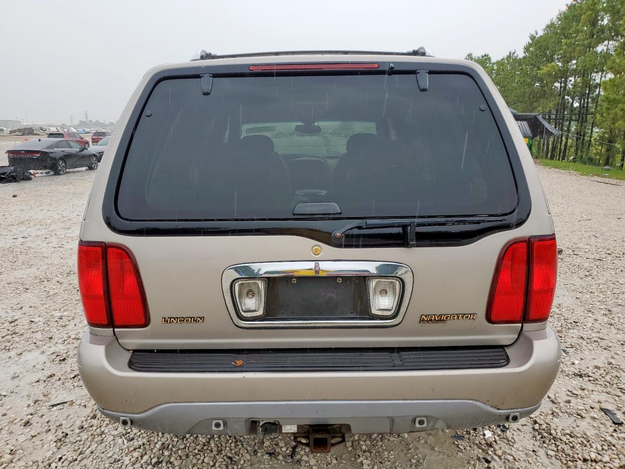 2000 Lincoln Navigator VIN: 5LMRU27A6YLJ08406 Lot: 60320205