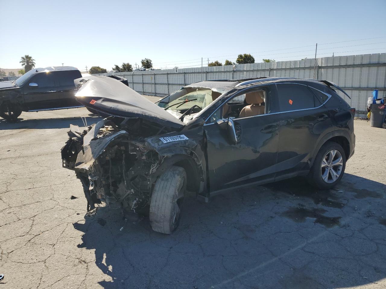 2017 Lexus Nx 200T Base იყიდება Martinez-ში, CA - All Over