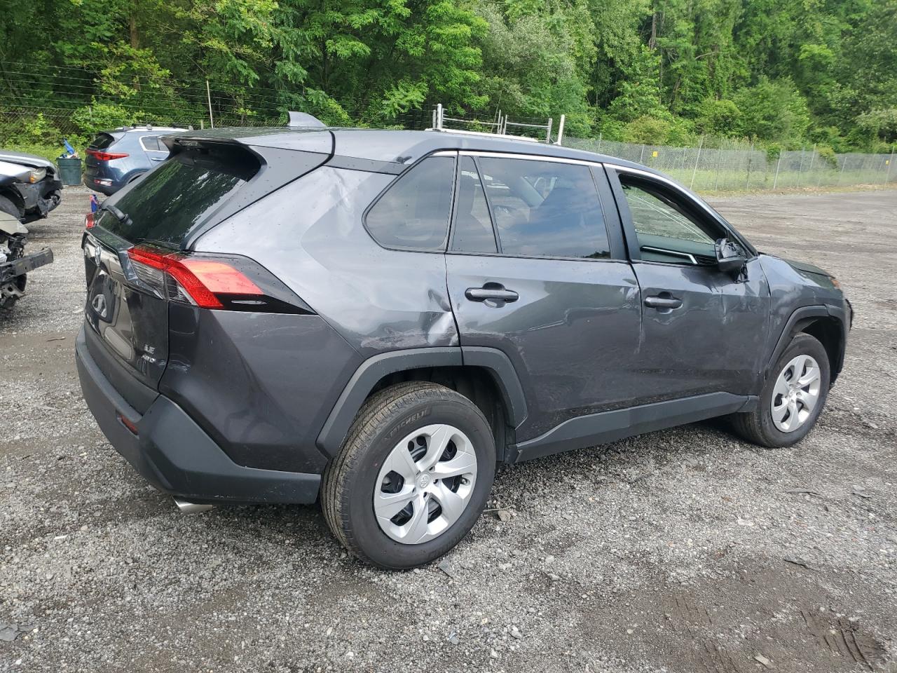 TOYOTA RAV4 2024 VIN 2T3F1RFVXRW429590 photo 3